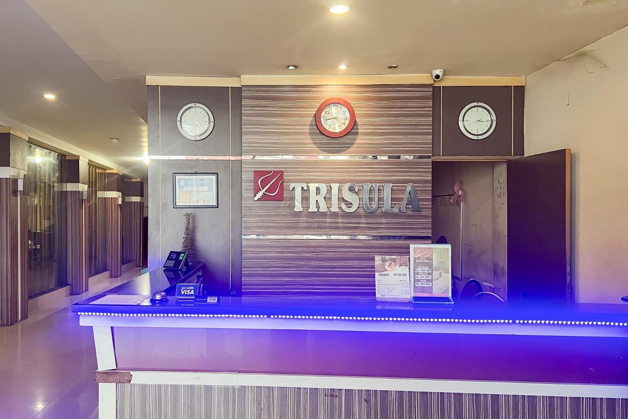 Urbanview Trisula Hotel Makassar Exterior photo